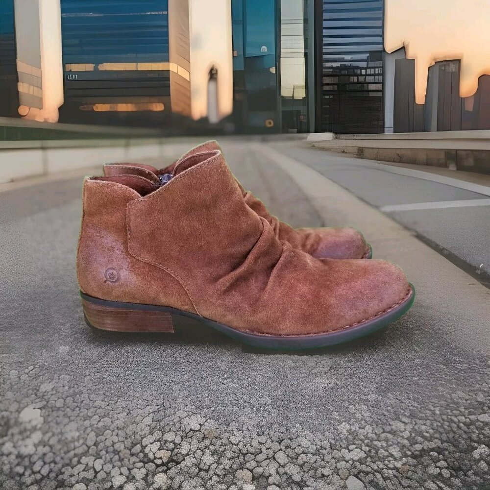 ✅Born Adalee Womens 10M Brown Suede Side Zip Ankle Bootie Round Toe Comfort Boot